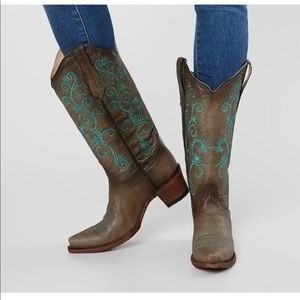 Circle g by corral boots